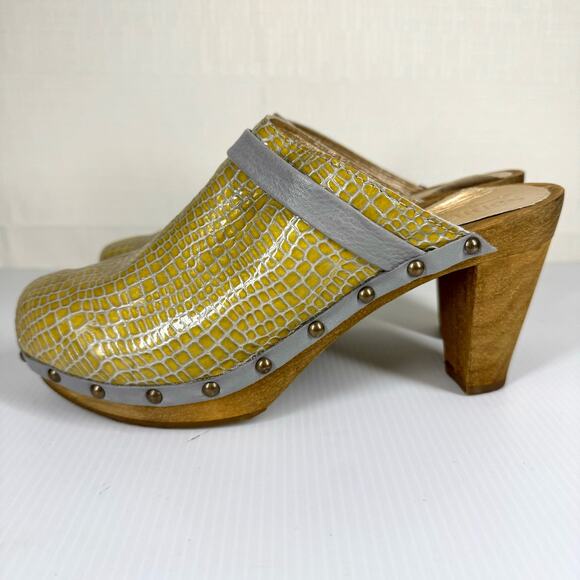 SANITA Embossed Leather Wooden Heel Clogs Size 39 Yellow Boho Festival Hippie - Picture 12 of 16